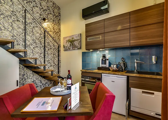 Villa Erizio Aparthotel - A Bucolic And Urban Break